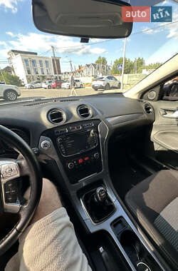 Седан Ford Mondeo 2012 в 