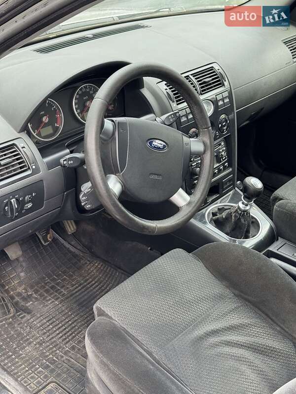 Седан Ford Mondeo 2003 в Киеве