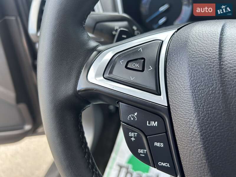 Седан Ford Mondeo 2016 в Луцке