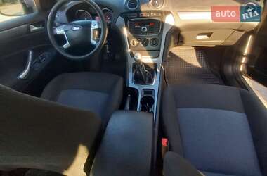 Седан Ford Mondeo 2013 в 