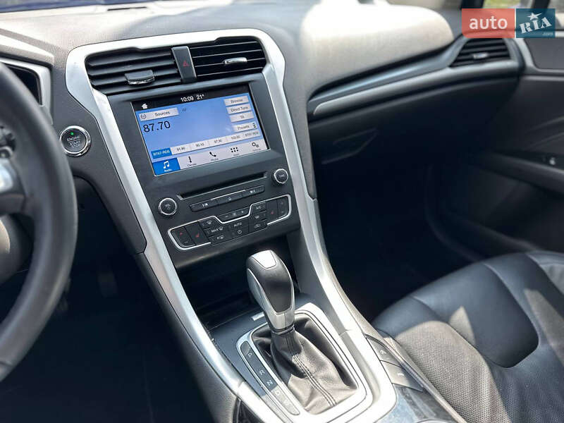 Седан Ford Mondeo 2016 в Львове