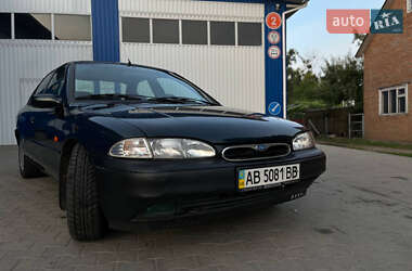 Седан Ford Mondeo 1995 в Виннице