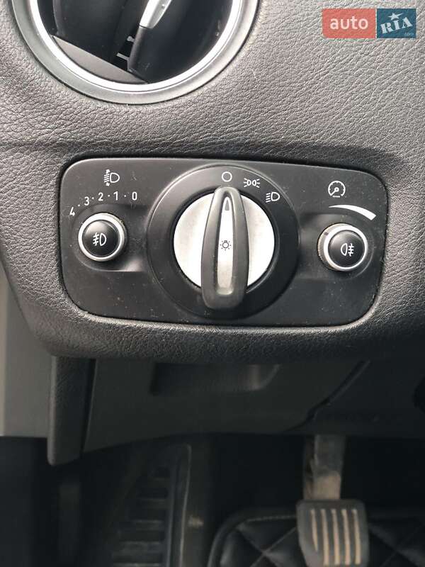 Седан Ford Mondeo 2012 в Дубно