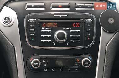 Седан Ford Mondeo 2012 в 