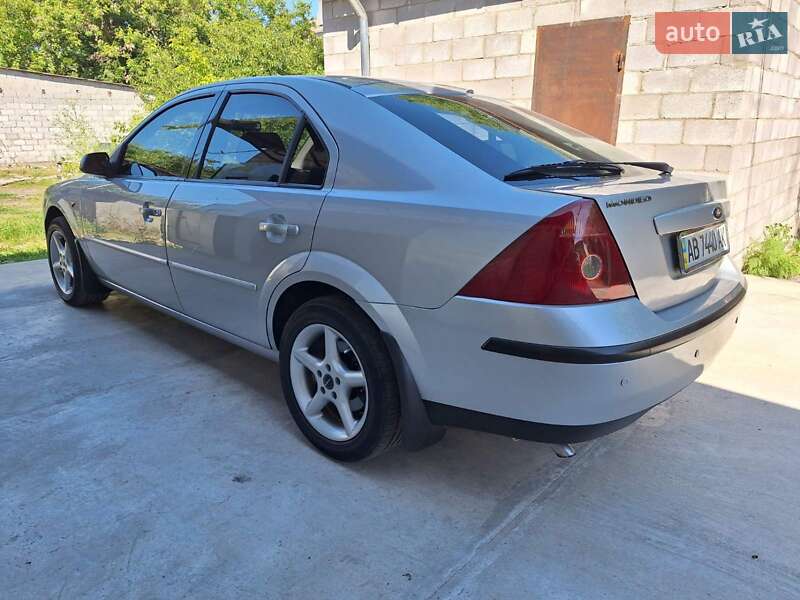 Лифтбек Ford Mondeo 2001 в Казатине