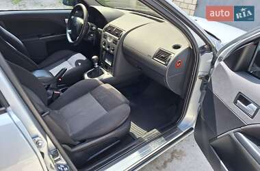 Лифтбек Ford Mondeo 2001 в 