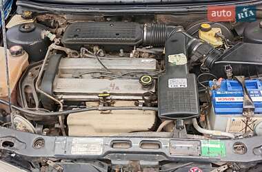 Ліфтбек Ford Mondeo 1994 в 
