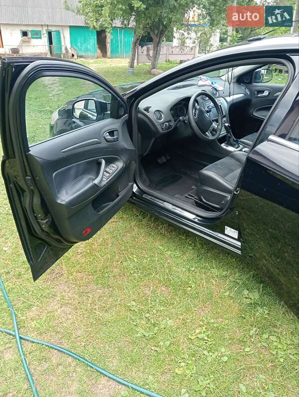 Лифтбек Ford Mondeo 2007 в Львове