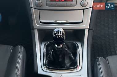 Ліфтбек Ford Mondeo 2010 в 