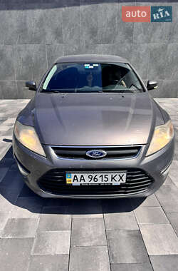 Седан Ford Mondeo 2011 в 