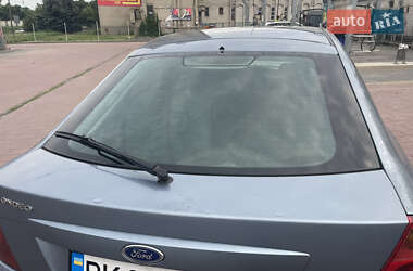 Лифтбек Ford Mondeo 2001 в 