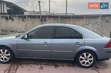 Лифтбек Ford Mondeo 2001 в 