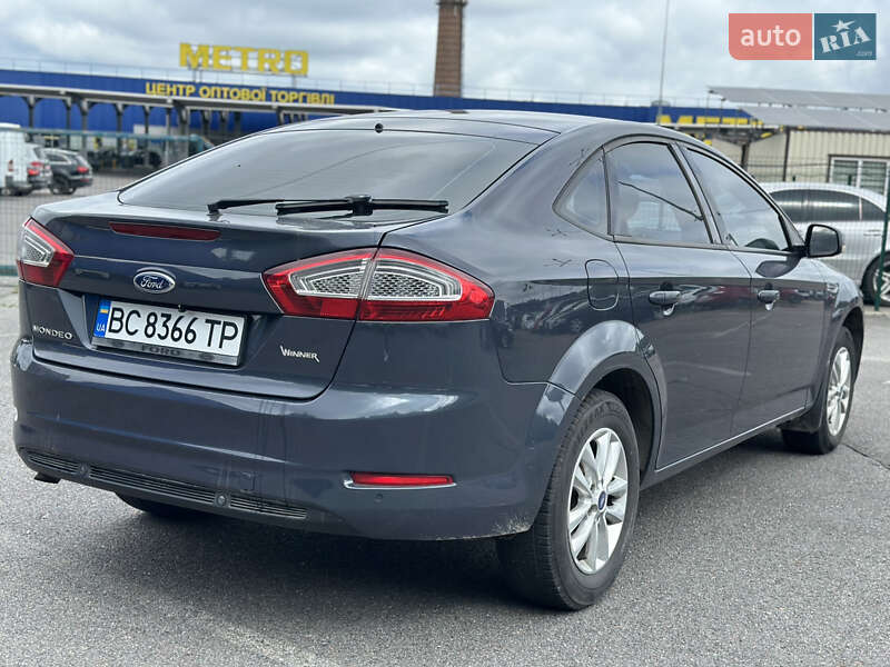 Лифтбек Ford Mondeo 2012 в Львове