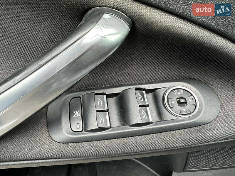 Лифтбек Ford Mondeo 2012 в Львове