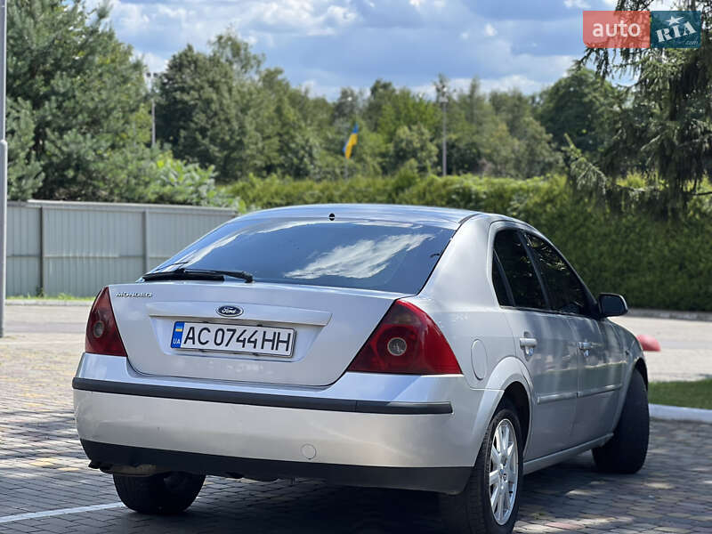 Лифтбек Ford Mondeo 2000 в Луцке