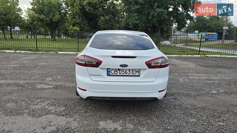 Седан Ford Mondeo 2012 в Чернигове