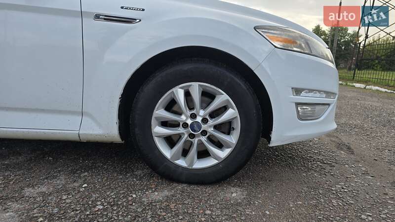 Седан Ford Mondeo 2012 в Чернигове