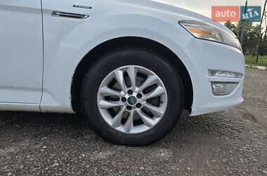 Седан Ford Mondeo 2012 в 
