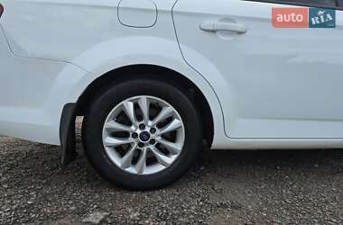 Седан Ford Mondeo 2012 в 
