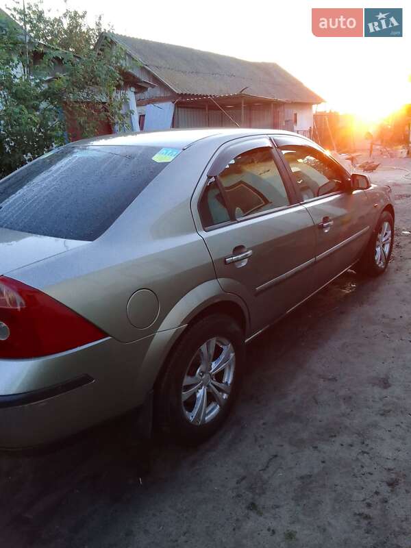 Седан Ford Mondeo 2002 в 