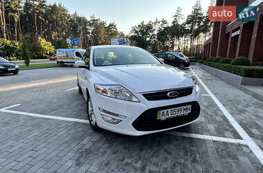 Седан Ford Mondeo 2012 в 