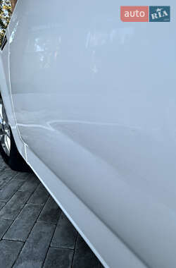 Седан Ford Mondeo 2012 в 
