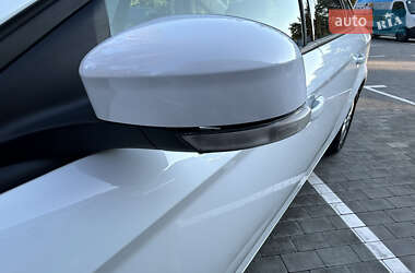 Седан Ford Mondeo 2012 в 