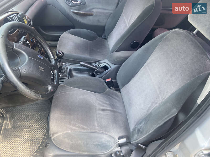 Лифтбек Ford Mondeo 2000 в Вышгороде