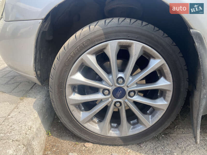 Лифтбек Ford Mondeo 2000 в Вышгороде
