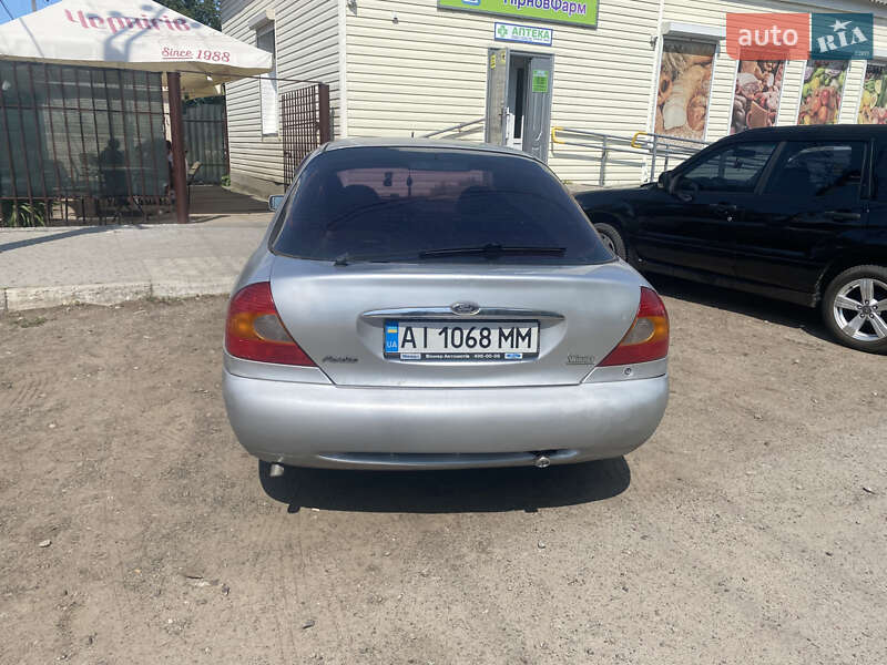 Лифтбек Ford Mondeo 2000 в Вышгороде