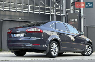Лифтбек Ford Mondeo 2013 в 