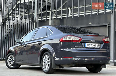 Лифтбек Ford Mondeo 2013 в 