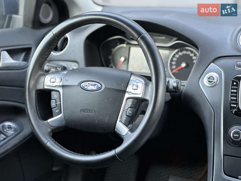 Лифтбек Ford Mondeo 2013 в Киеве