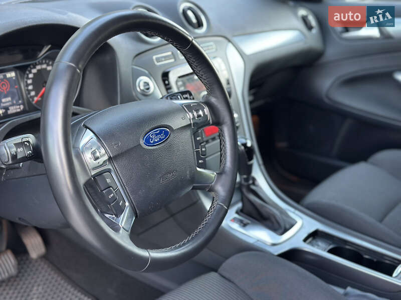 Лифтбек Ford Mondeo 2013 в Киеве