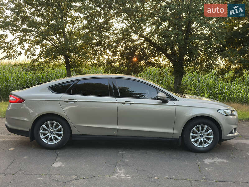 Лифтбек Ford Mondeo 2016 в Ровно