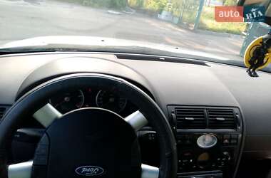 Седан Ford Mondeo 2002 в 