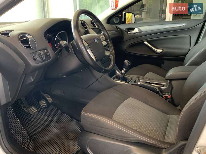 Седан Ford Mondeo 2013 в Николаеве