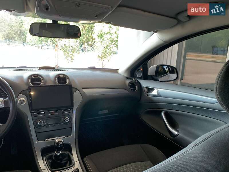 Седан Ford Mondeo 2013 в Николаеве