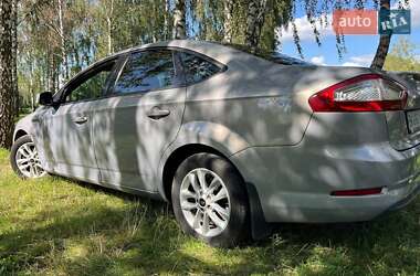 Седан Ford Mondeo 2010 в 