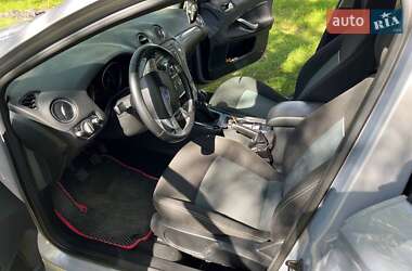 Седан Ford Mondeo 2010 в 