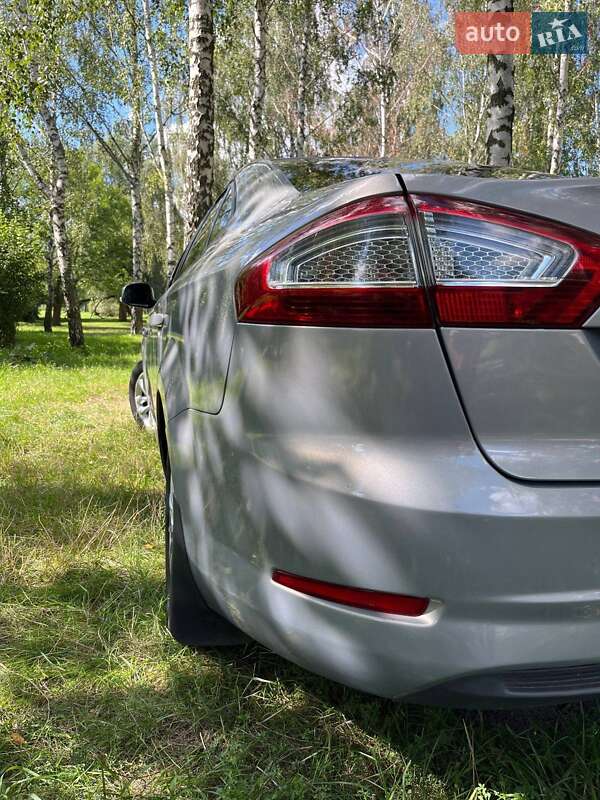 Седан Ford Mondeo 2010 в Киеве