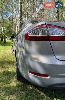 Седан Ford Mondeo 2010 в 
