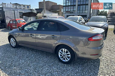 Седан Ford Mondeo 2012 в 