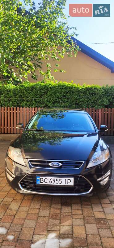 Седан Ford Mondeo 2011 в Стрию