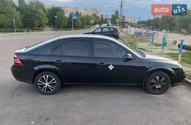 Лифтбек Ford Mondeo 2004 в 