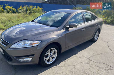 Седан Ford Mondeo 2011 в 