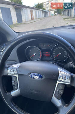 Седан Ford Mondeo 2011 в 