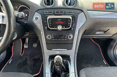 Універсал Ford Mondeo 2013 в  фото 13 Універсал Ford Mondeo 2013 в