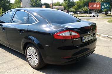Седан Ford Mondeo 2010 в 