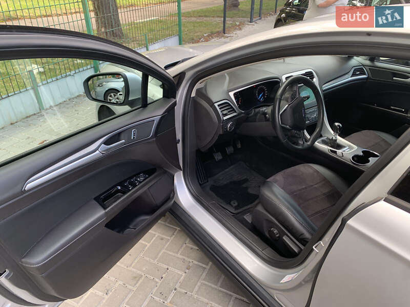 Седан Ford Mondeo 2017 в Ровно